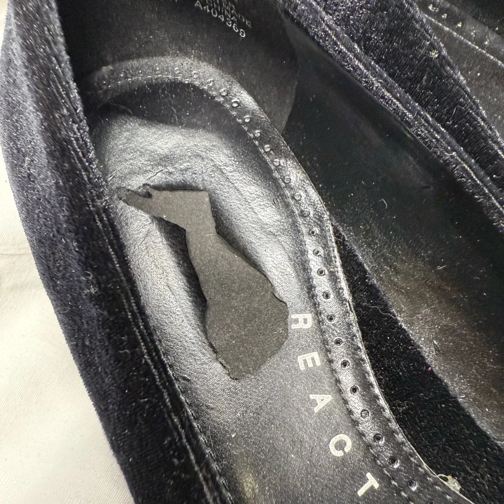 Kenneth Cole Reaction Black Embroidered Flats